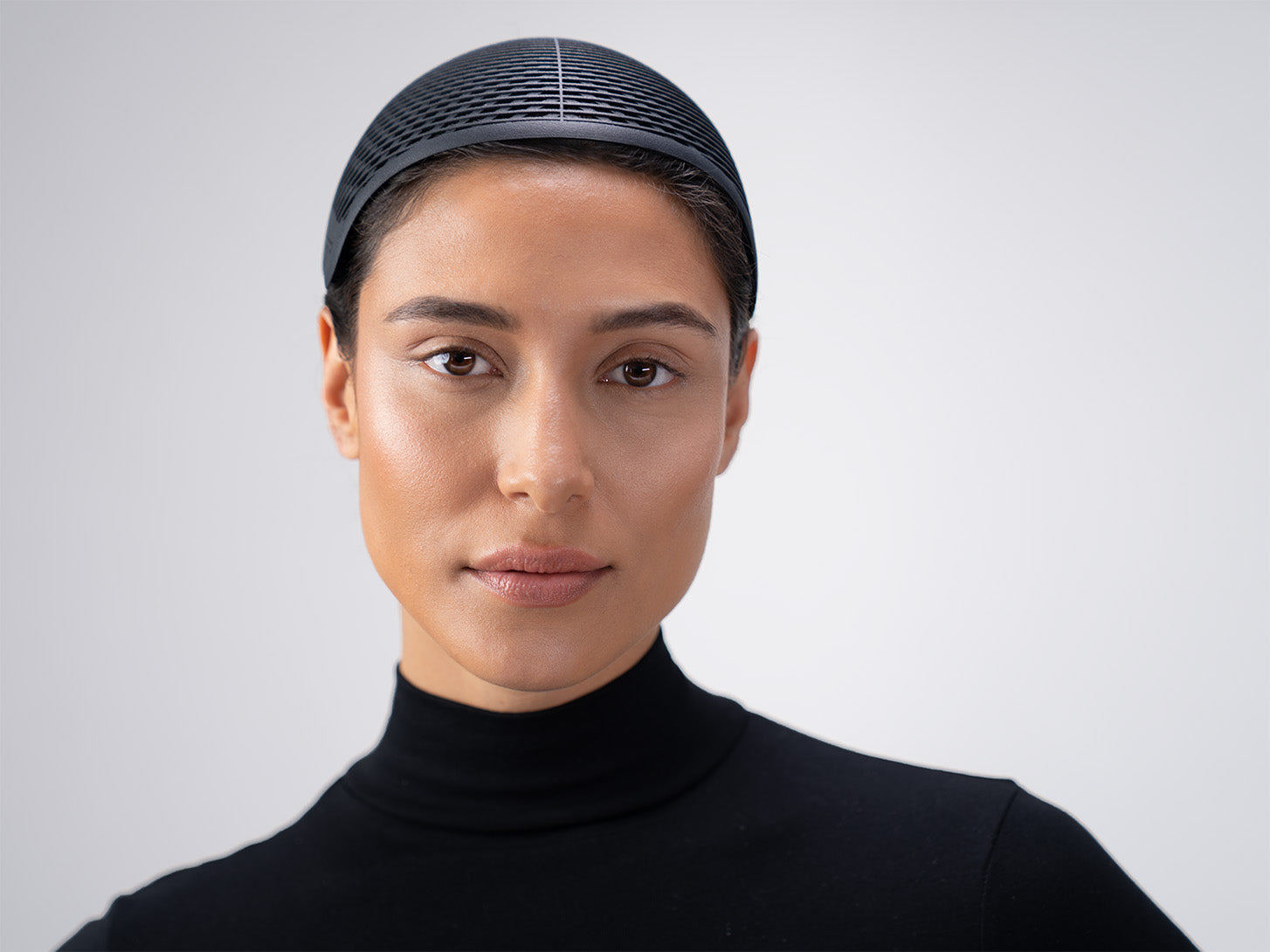 Hijab Bonnet frontal getragen – eng anliegend und kaum sichtbar