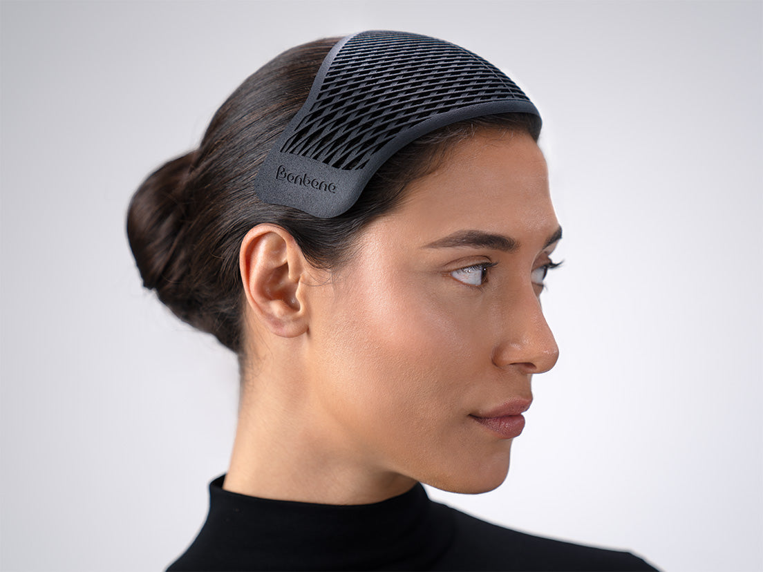 Hijab-Bone von der Seite – sitzt sicher ohne Druck auf Kopf oder Ohren